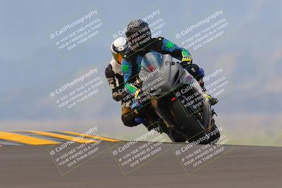 media/Sep-11-2022-SoCal Trackdays (Sun) [[81b7e951af]]/Turn 9 (930am)/